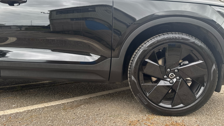 Volvo XC40 2.0 B3P Plus Black Edition 5dr Auto Petrol Estate